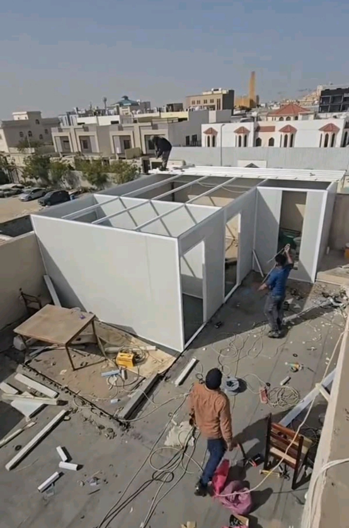مظلات وسواتر