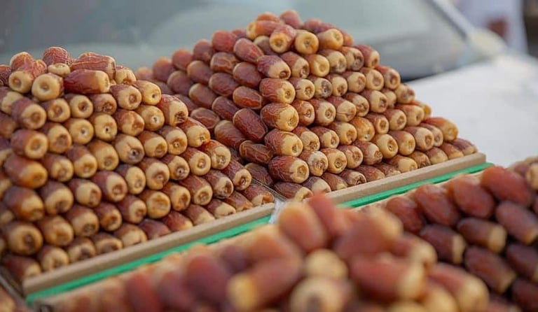 اعمال النخيل وتراث وشبوك المزارع ولحجر اطبيعي