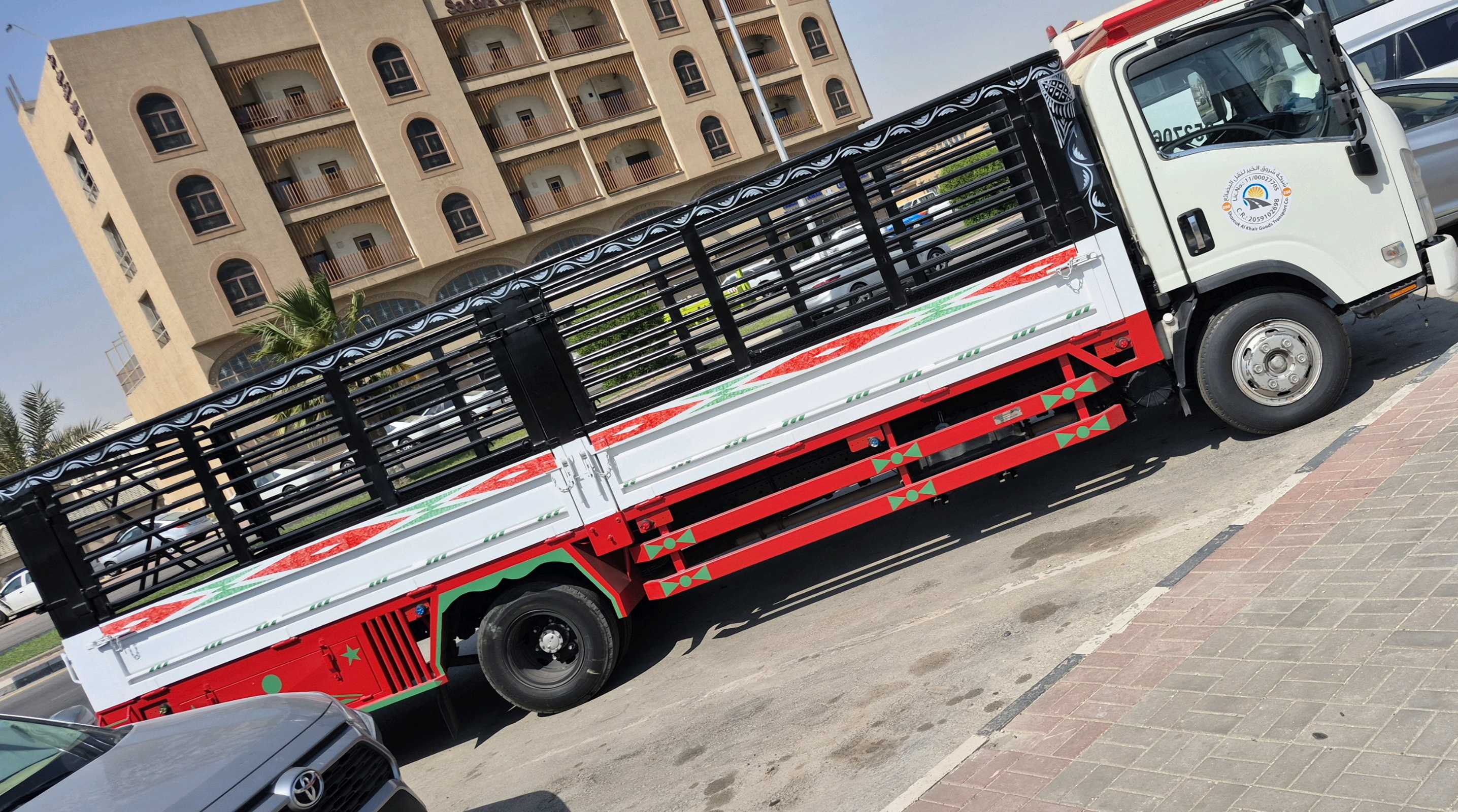 نقل عفش نقل للأثاث نقل البضائع فك وتركيب داخل المملكة وخارج المملكة